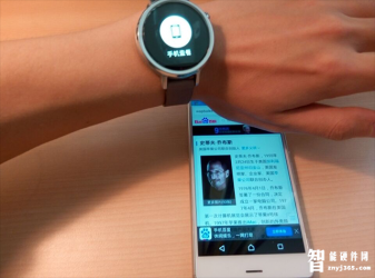 Moto 360 体验：温热的手腕，及格的续航